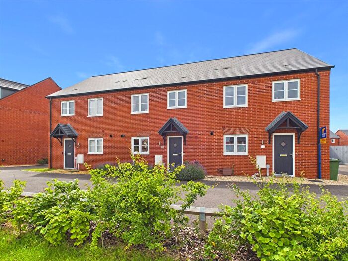 3 Bedroom Terraced House For Sale In Porthill Close, Twigworth, Gloucester, Gloucestershire, GL2