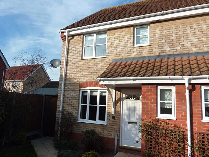 3 Bedroom Semi-Detached House To Rent In Janet Hadenham Close, NR34