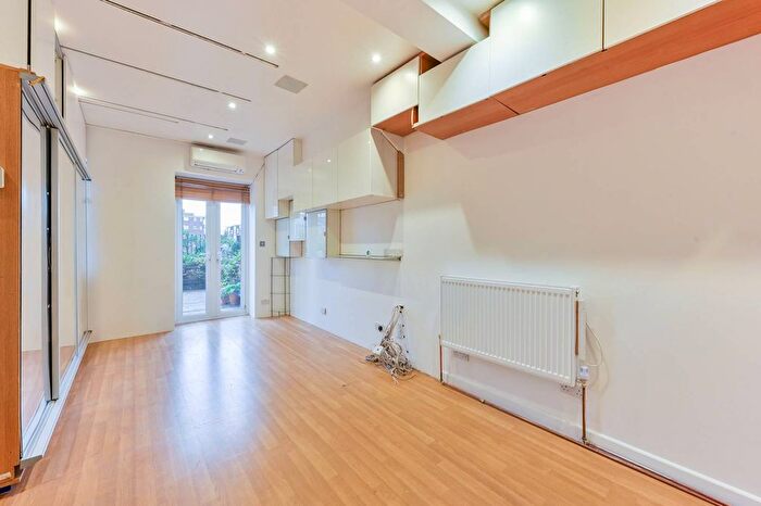 Studio For Sale In Edgware Road, Little Venice, London, W2