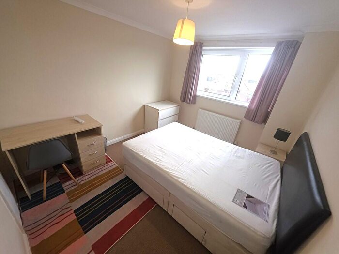 4 Bedroom Flat To Rent In Milverton House, Southsea, PO5