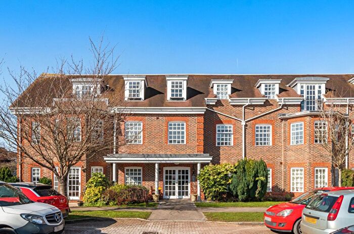 2 Bedroom Property For Sale In Farmery Court, Castle Village, Berkhamsted, Hertfordshire, HP4