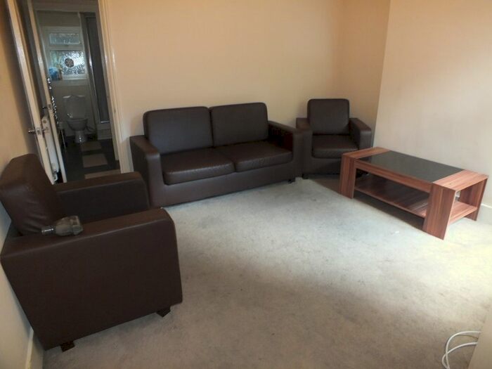 4 Bedroom Terraced House To Rent In Erleigh Road, Reading RG1