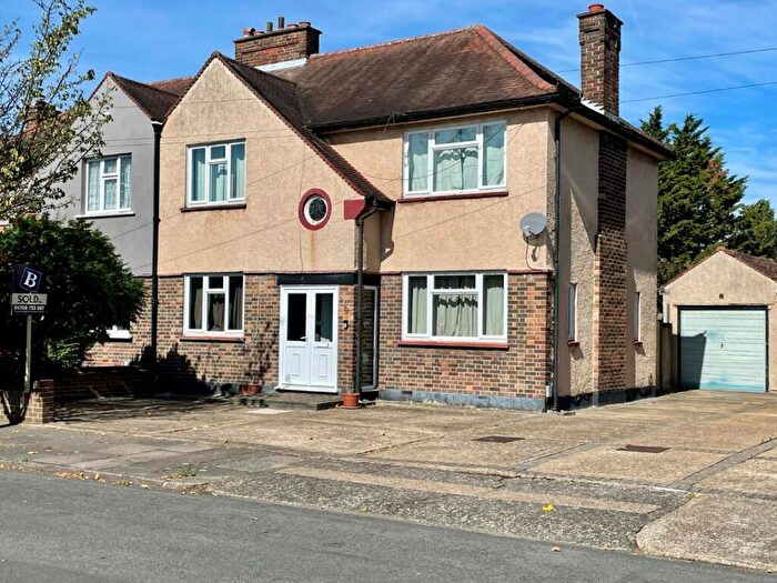 4 Bedroom Semi-Detached House To Rent In Cedric Avenue, Romford, RM1