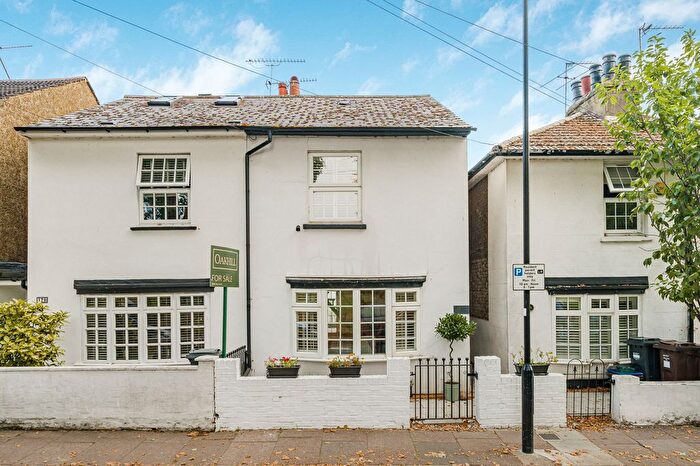 2 Bedroom Semi-Detached House For Sale In Linkfield Road, Isleworth, TW7