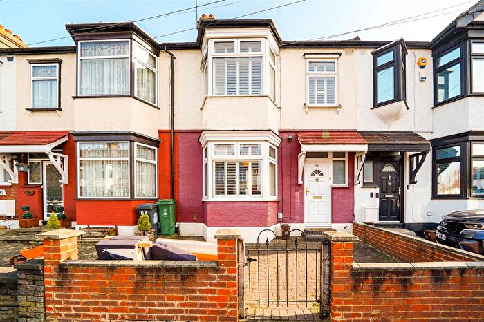 3 Bedroom Terraced House To Rent In Forest View Road, Walthamstow, E17