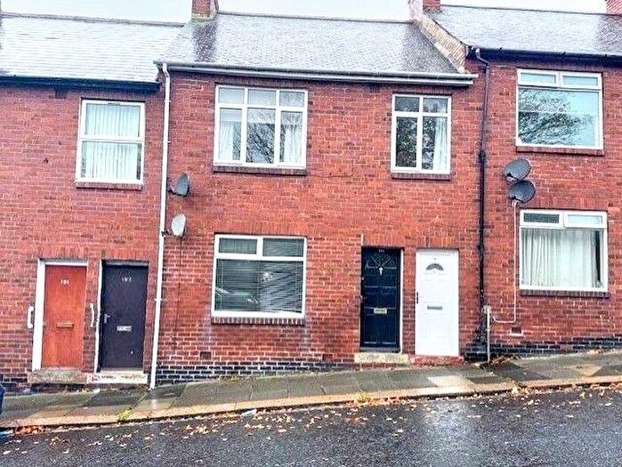 2 Bedroom Flat For Sale In St. Peters Road, Byker, Newcastle Upon Tyne, Tyne And Wear, NE6