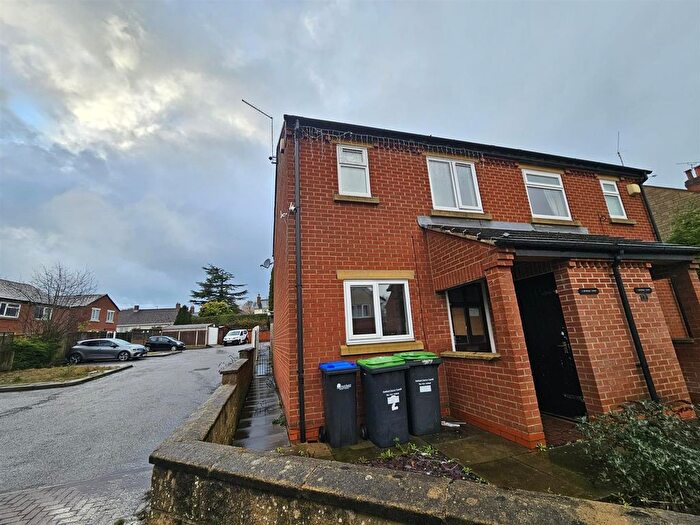 2 Bedroom Semi-detached House For Sale In Hunters Court, Nottingham, NG17