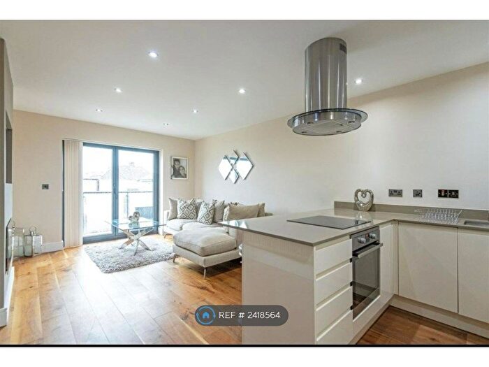 2 Bedroom Flat To Rent In Norcliff Court, Welling, DA16