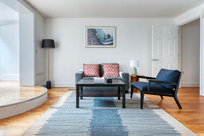 1 Bedroom Apartment To Rent In Pepper Street, London, E14