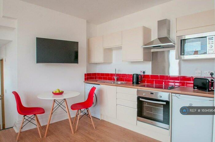 1 Bedroom Flat To Rent In Heathfield Avenue, Crewe, CW1