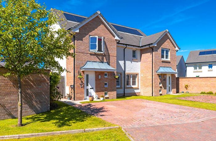 3 Bedroom Semi-Detached House For Sale In Deer Park Place, Stirling, FK7