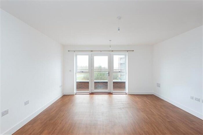 2 Bedroom Flat To Rent In Bedroom Property In Atlas Way, Milton Keynes, MK10