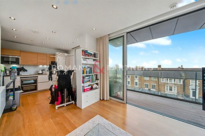 1 Bedroom Flat To Rent In Rainsborough House, Putney, SW15