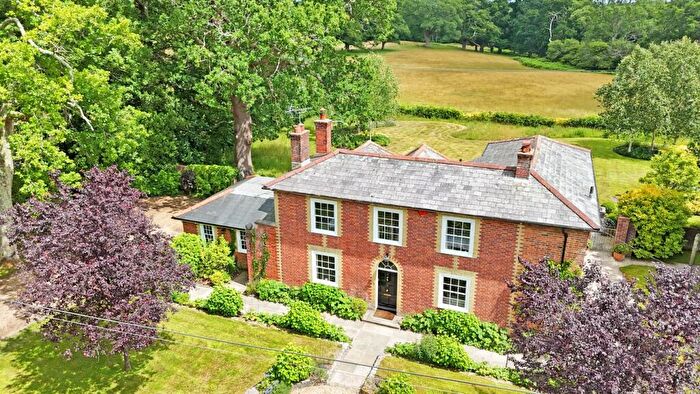 4 Bedroom Detached House For Sale In Lymington Road, Brockenhurst, SO42