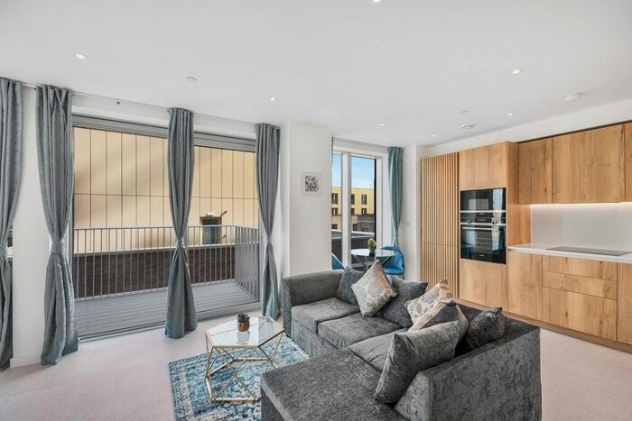 1 Bedroom Flat To Rent In Tapestry Way, London, E1