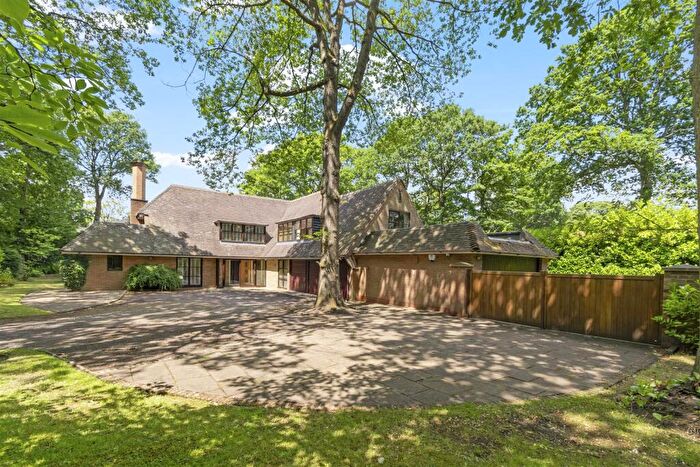 5 Bedroom Detached House To Rent In Endwood Drive, Sutton Coldfield, B74