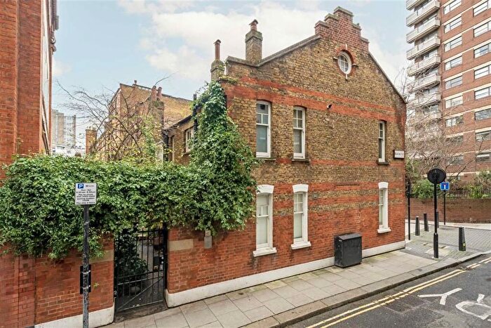 1 Bedroom Flat To Rent In Newton Street, Fitzrovia Amp; Covent Garden, WC2B