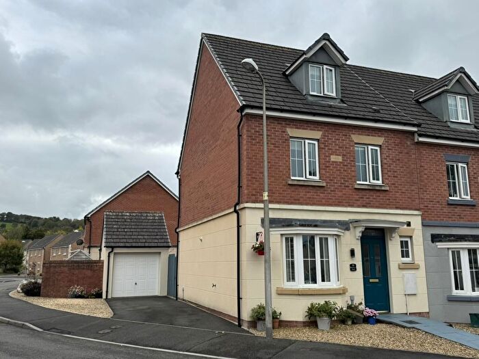 4 Bedroom Town House For Sale In Ffordd Y Glowyr, Betws, Ammanford, SA18