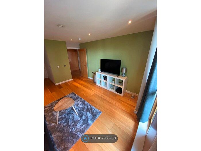 1 Bedroom Flat To Rent In Watermans Place, Leeds, LS1