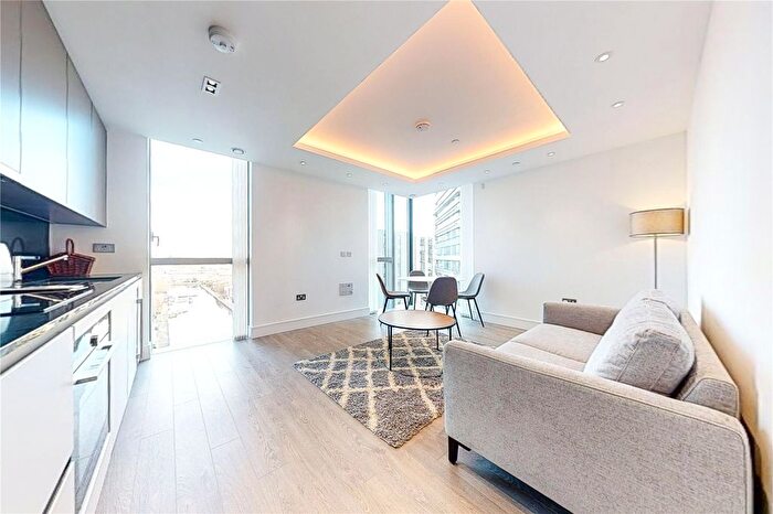2 Bedroom Flat To Rent In Carrara Tower, London, EC1V