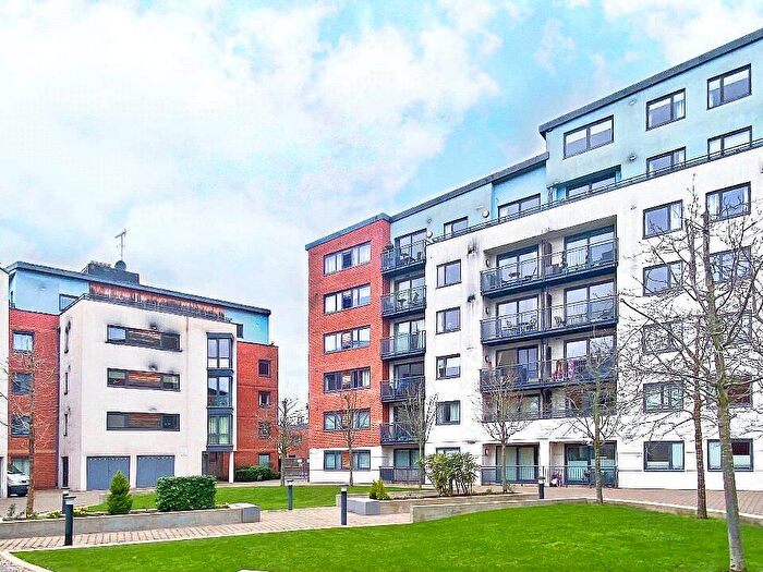 2 Bedroom Flat To Rent In Southwell Park Road, Camberley, Surrey, GU15