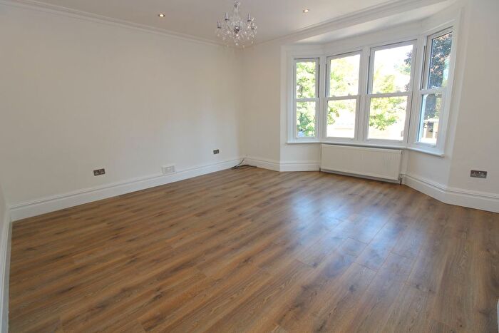 1 Bedroom Property To Rent In Park Hill Road, Wallington, SM6