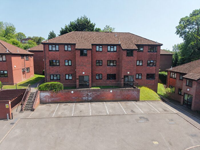 2 Bedroom Flat To Rent In Kaybridge Close, High Wycombe, Buckinghamshire, HP13