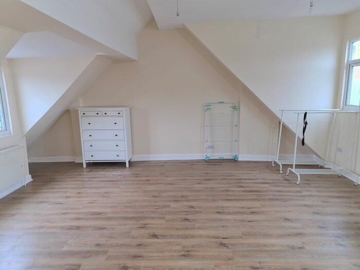 Studio To Rent In Blackbird Hill, Wembley NW9