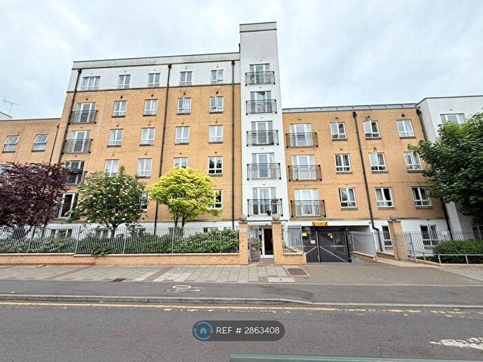 2 Bedroom Flat To Rent In Windmill Lane, London, E15