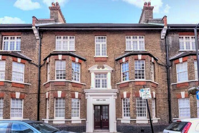 2 Bedroom Flat To Rent In Merrow Street, Walworth Village, London, SE17