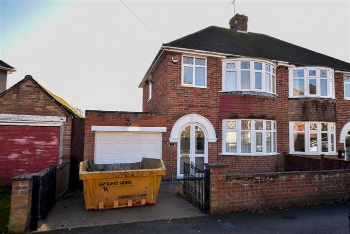 3 Bedroom Semi-Detached House To Rent In Second Avenue, Wellingborough NN8