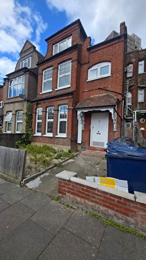 Studio To Rent In Emanuel Ave, Ealing, W3