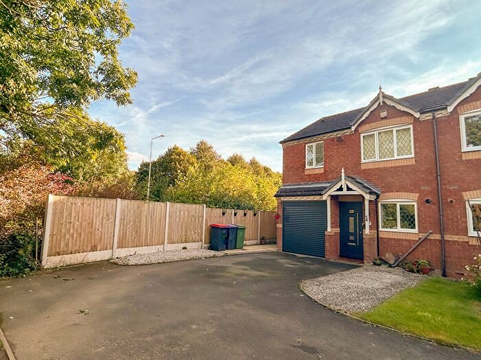 3 Bedroom Semi-Detached House For Sale In Winchester Drive, Muxton, Telford, TF2