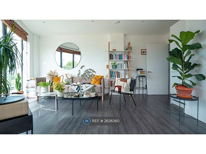 1 Bedroom Flat To Rent In Mill Court, London, E5