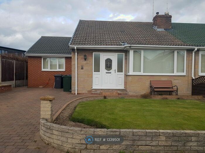 2 Bedroom Bungalow To Rent In Oakwood Crescent, Royston, Barnsley, S71