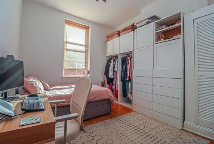 1 Bedroom Flat To Rent In Clarence Parade, Southsea, Hampshire, PO5