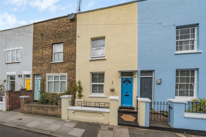 2 Bedroom Terraced House For Sale In Orchard Road, Middlesex, TW8