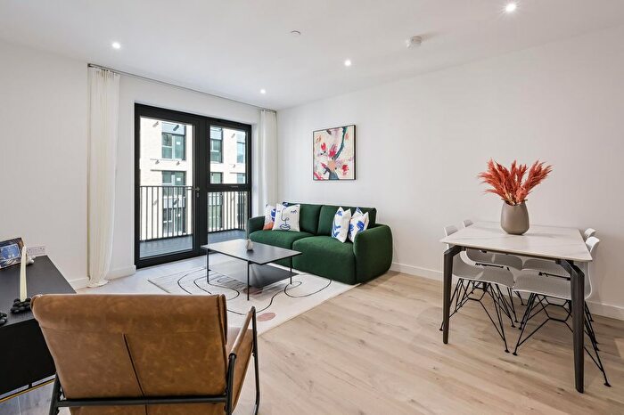 1 Bedroom Flat To Rent In Hawker House, Woodberry Down, London, N4