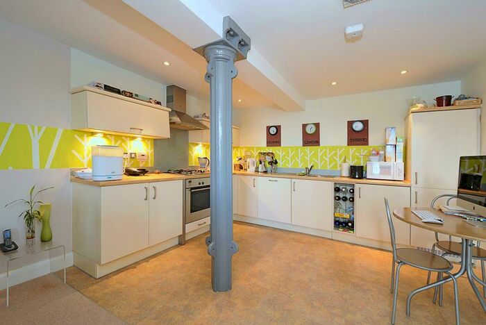 2 Bedroom Apartment To Rent In George Morland House, Abingdon, OX14