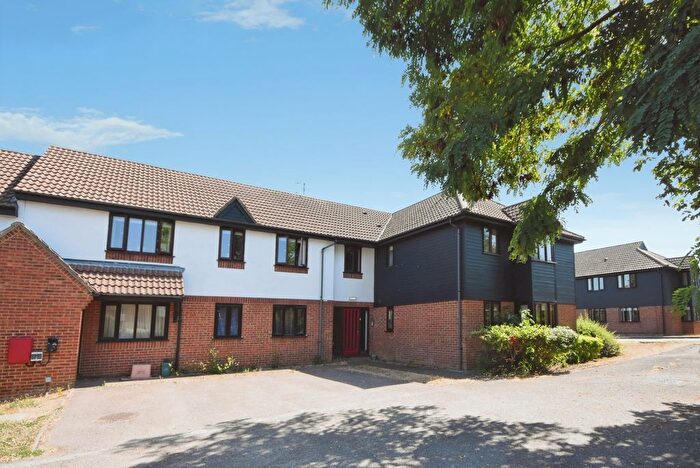 1 Bedroom Flat For Sale In Copperfields, Basildon, Essex, SS15