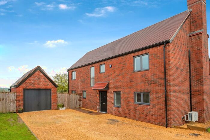 4 Bedroom Detached House For Sale In Salford Close, Clifton-On-Teme, Worcester, WR6