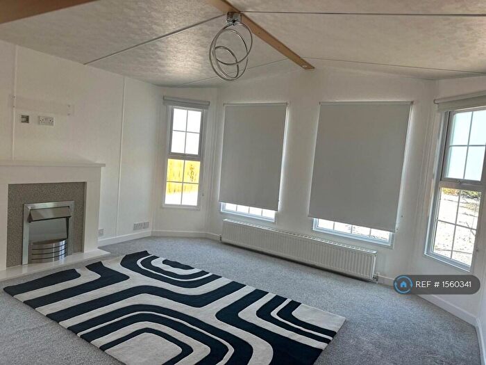 2 Bedroom Mobile Home To Rent In Bridge Paddocks Braydon Road, Swindon, SN6