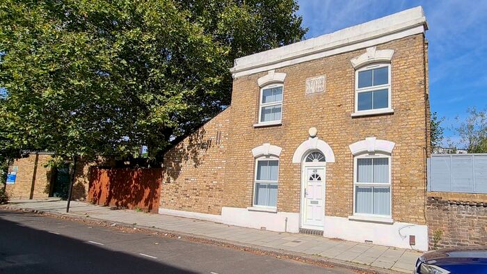 2 Bedroom Cottage To Rent In Pulross Road, Brixton, London, SW9
