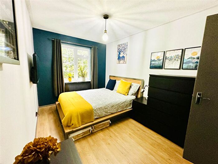 2 Bedroom Apartment For Sale In Spindlewood Gardens, Parkhill, East Croydon, South Croydon, CR0