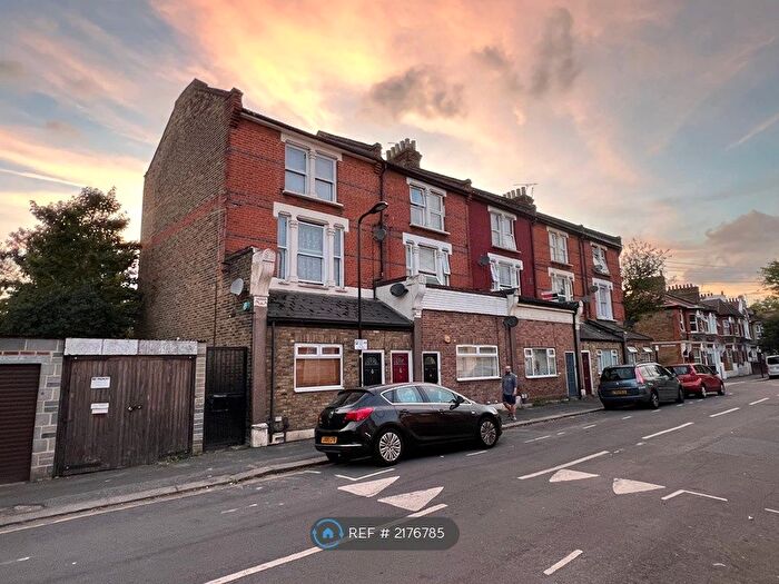 2 Bedroom Maisonette To Rent In Leigh Road, London, E10