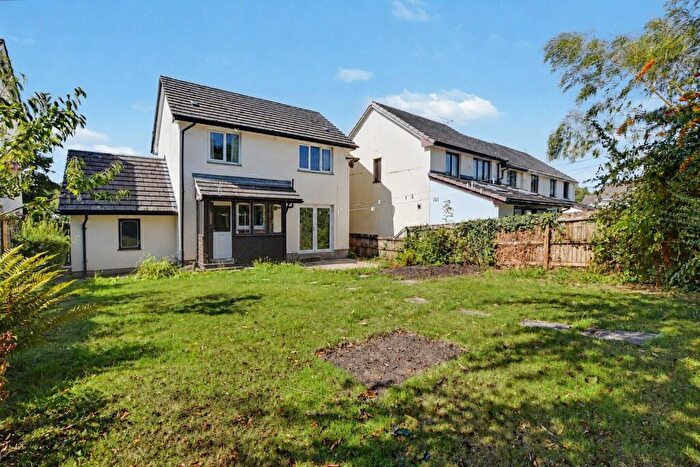 3 Bedroom Detached House For Sale In Hawthorn Road, Barnstaple, Devon, EX32