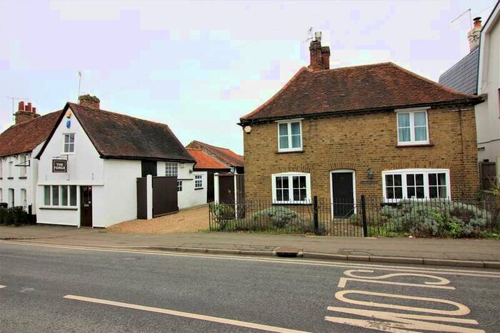 4 Bedroom Detached House For Sale In Harlow Road, Roydon, CM19