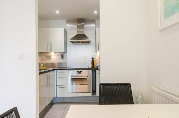 1 Bedroom Flat To Rent In Proton Tower, Canary Wharf, London, E14