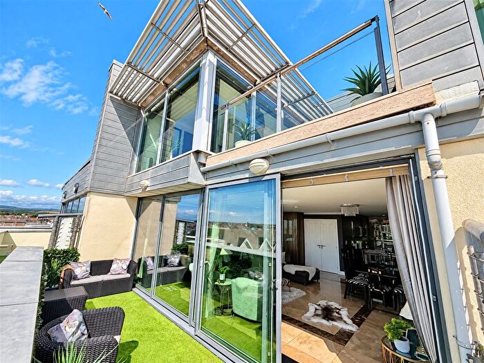 2 Bedroom Flat For Sale In Esplanade, Porthcawl, CF36