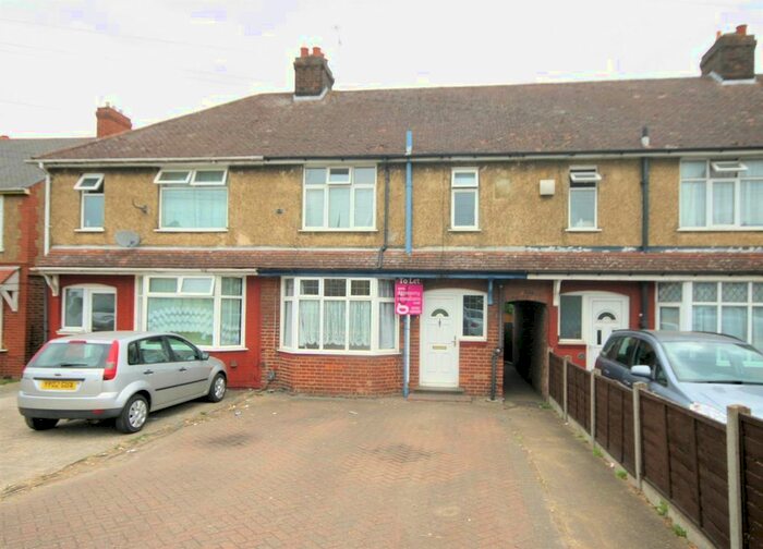 3 Bedroom Terraced House To Rent In Poynters Road, Luton, LU4